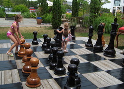 wood_giant_chess_34