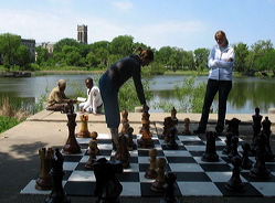 wood_giant_chess_50