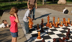 wood_giant_chess_72