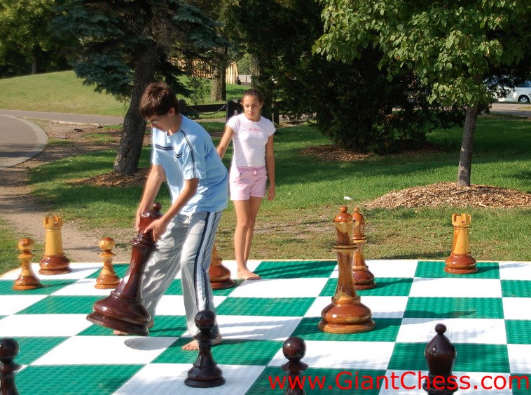 wood_giant_chess_24.jpg