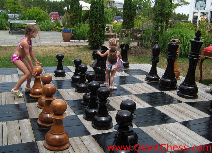 wood_giant_chess_34.jpg