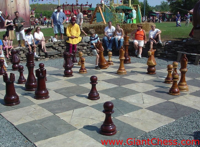 wood_giant_chess_41.jpg