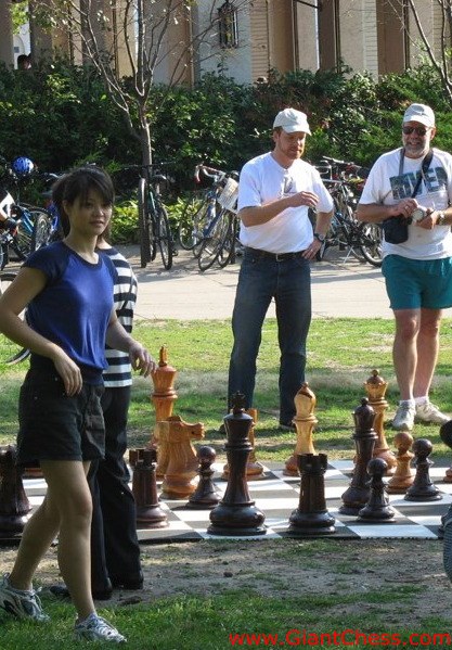 wood_giant_chess_59.jpg
