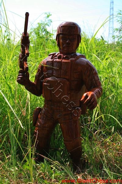 soldier_carving_11.jpg