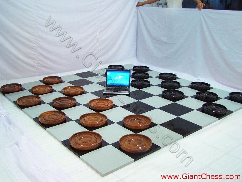 wooden_chess_board_24_06.jpg