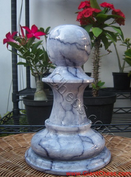 marble_giant_chess_01.jpg