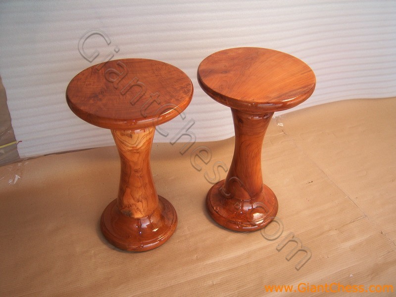 wooden_chess_table_03.jpg