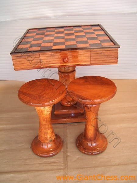 wooden_chess_table_04.jpg